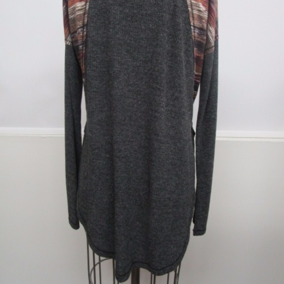 NWT Hem & Thread Rounded Hem Contoured Ribbed Top - Picture 2 of 5